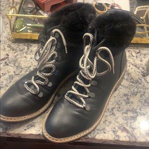 Black express boots with fur